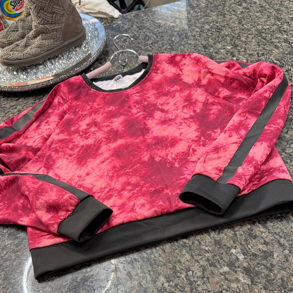 Zumba Fitness strong Hot Pink Tie-Dye Crewneck Sweatshirt with Black Accents EUC - Picture 12 of 12